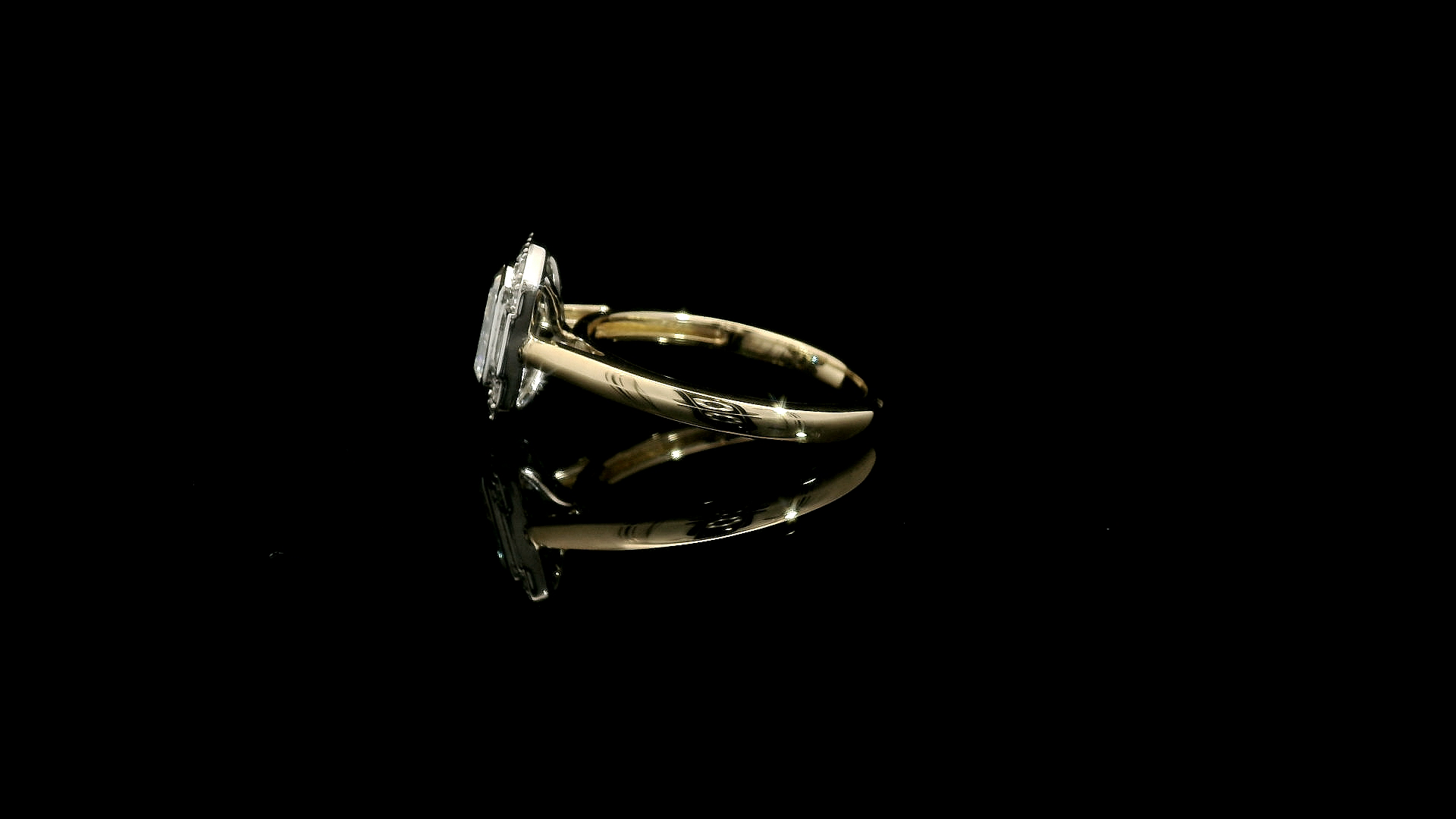 18ct Gold Platinum Emerald cut Diamond Baguette Halo ring 18ct Gold Platinum Emerald cut Diamond Baguette Halo ring