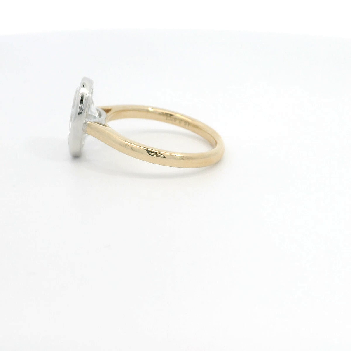 18ct Gold Platinum Solitaire Oval EVS1 Lab Grown Diamond ring 18ct Gold Platinum Solitaire Oval EVS1 Lab Grown Diamond ring