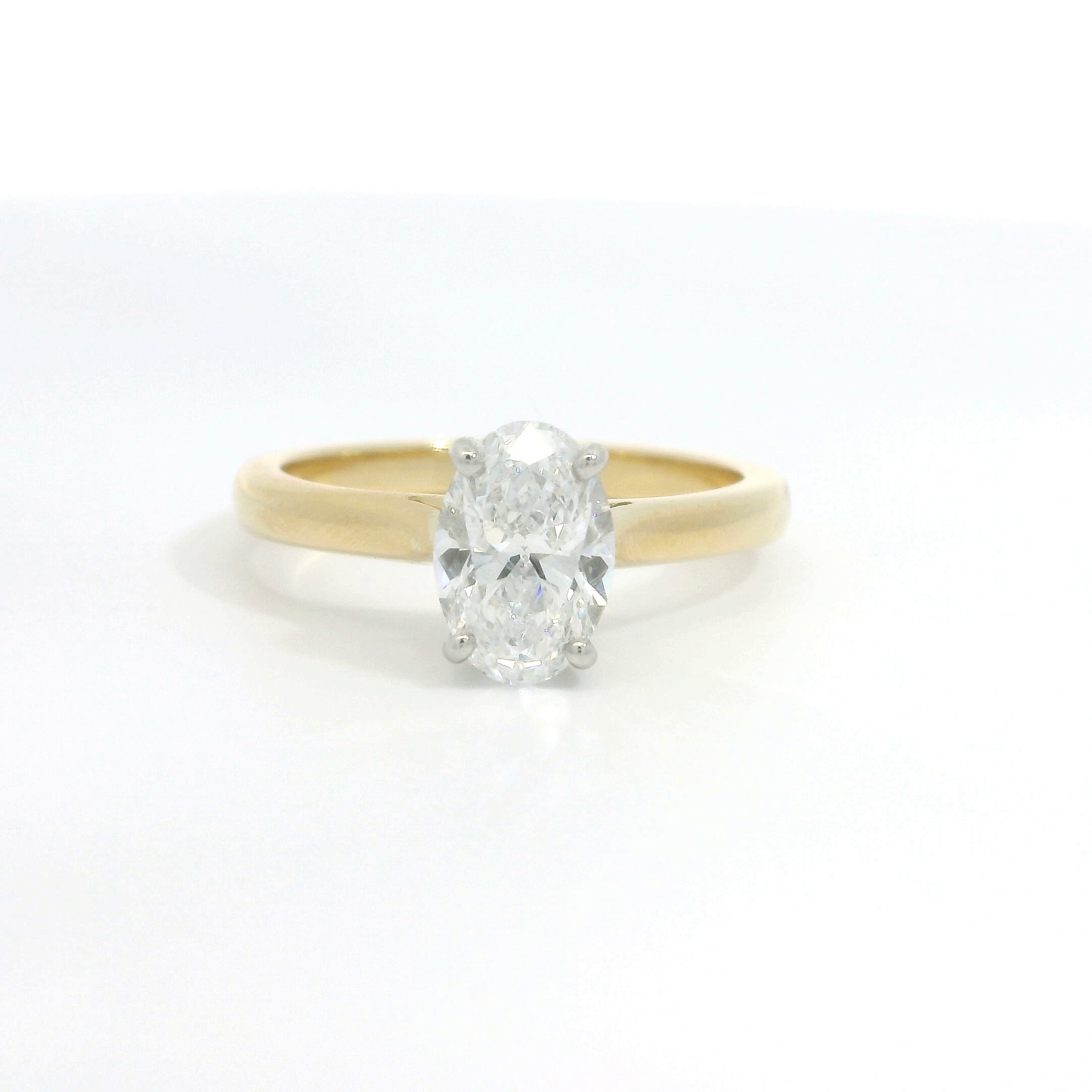 18ct Gold Platinum Solitaire Oval DSi2 Diamond ring 18ct Gold Platinum Solitaire Oval DSi2 Diamond ring