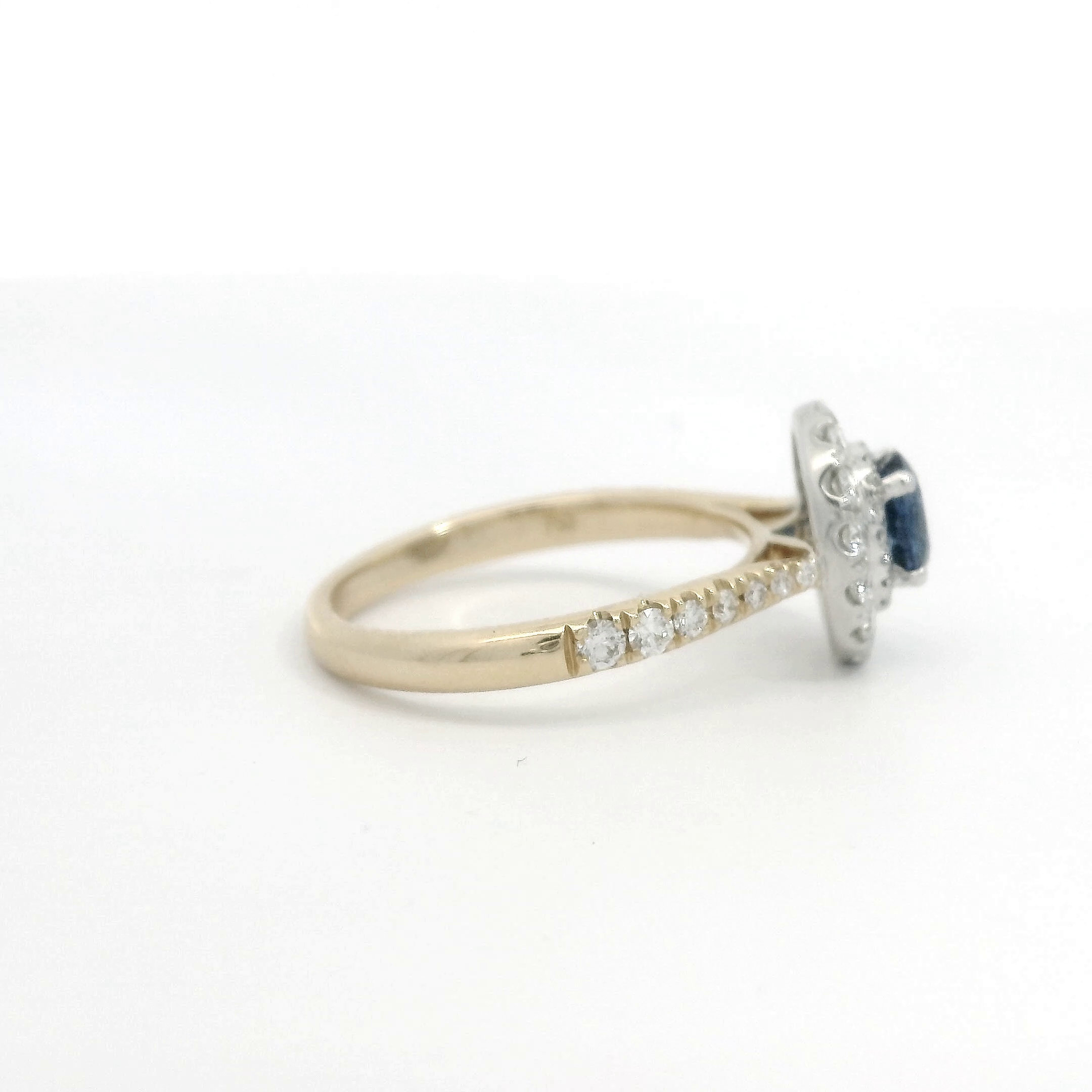18ct Gold Platinum Sapphire Oval Double Halo cluster ring 18ct Gold Platinum Sapphire Oval Double Halo cluster ring
