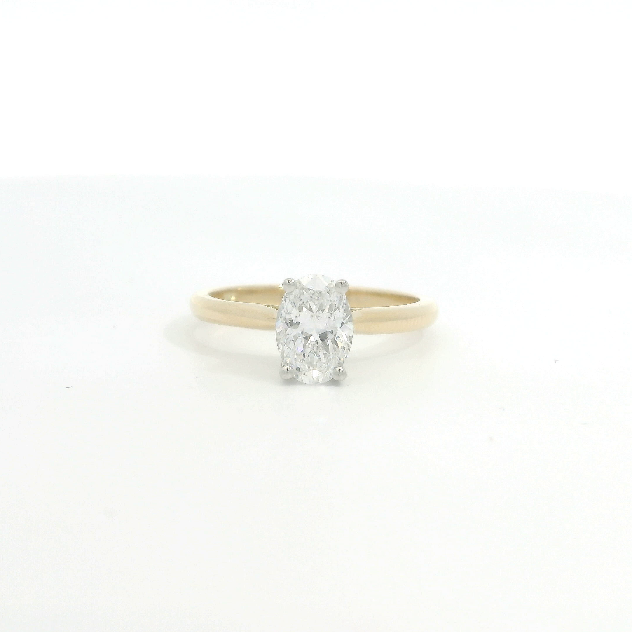 18ct Gold Platinum Solitaire Oval ESi1 Diamond ring 18ct Gold Platinum Solitaire Oval ESi1 Diamond ring