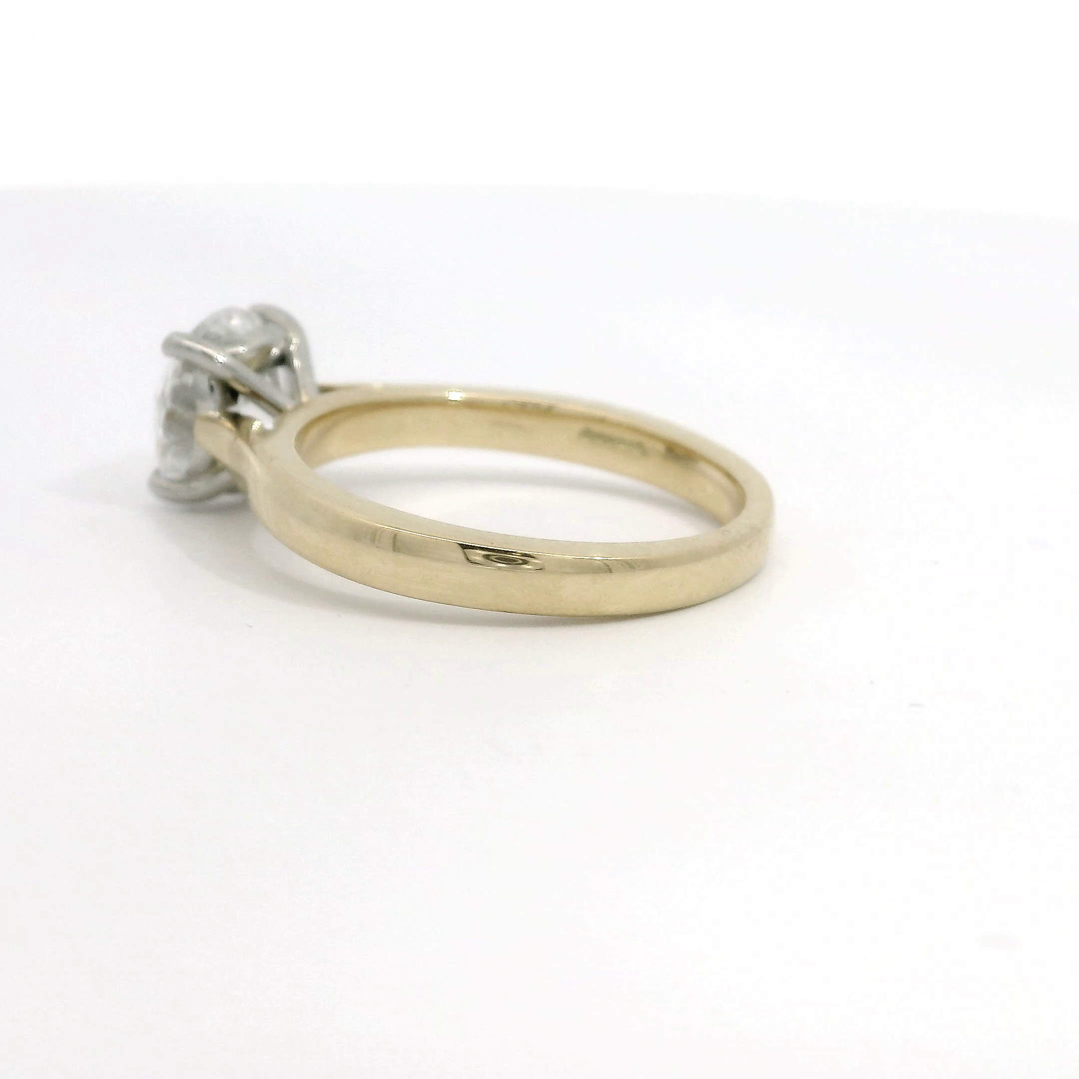 18ct Gold Platinum Solitaire DSi2 Diamond ring 18ct Gold Platinum Solitaire DSi2 Diamond ring